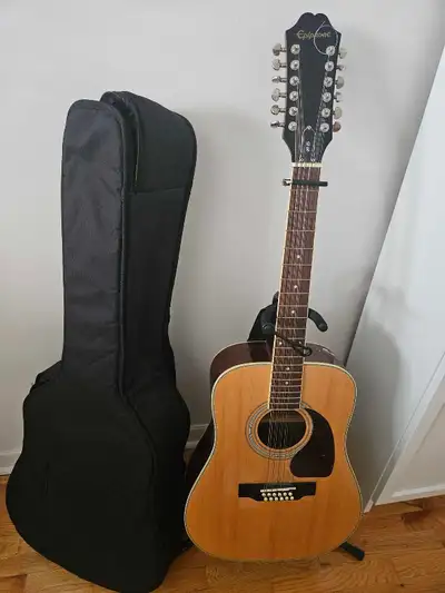 vends guitare acoustique marque epiphone 12 cordes., View more