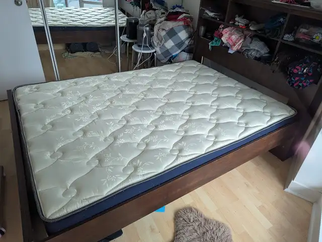 High density foam mattress in Beds & Mattresses in City of Toronto - Image 3