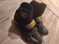 Cycling  shoes / biking boots size 9 (43).. they fit small
