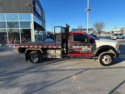 Ford F550 Truck with Kargo King Roll Off deck