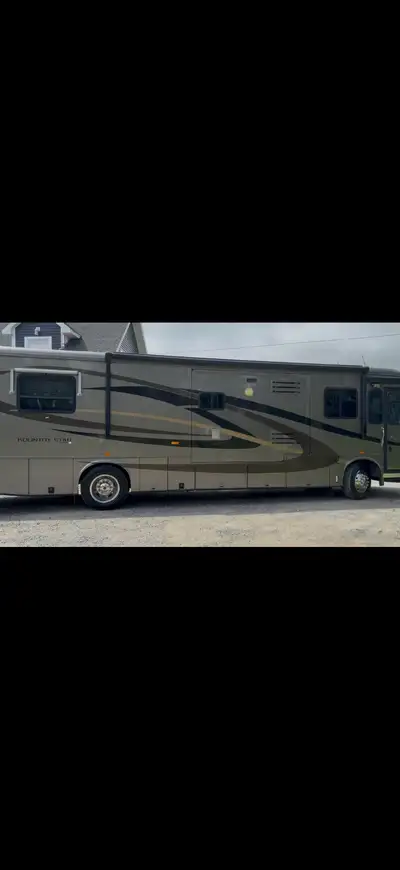 2004 Newmar Kountry star 3904 diesel pusher 67000 miles c7 3126 cat motor 330hp 860ftlbs torque with...
