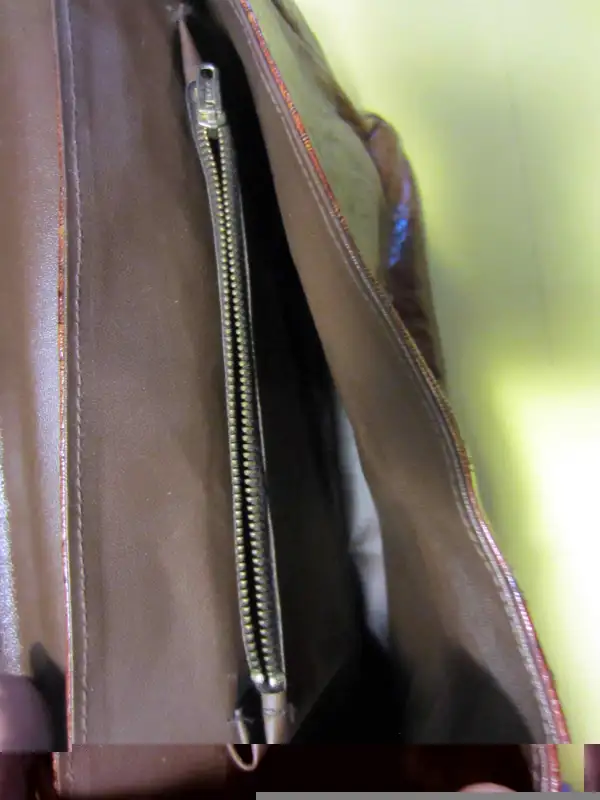 Vintage Woman’s  Brown Purse (DFU-054) in Women's - Bags & Wallets in City of Toronto - Image 7