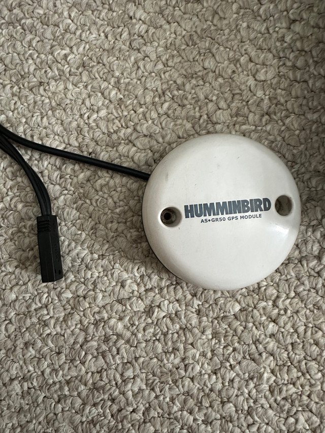 Humminbird 1158c DI wi the gps puck and power cables in Fishing, Camping & Outdoors in Stratford - Image 3