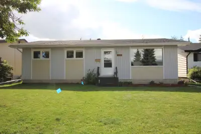 Utilities included. Located in mature Leduc neighbourhood. Bright and modern 3-bedroom main suite. I...