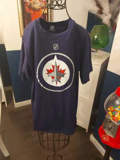 Winnipeg jets t shirt medium , View more