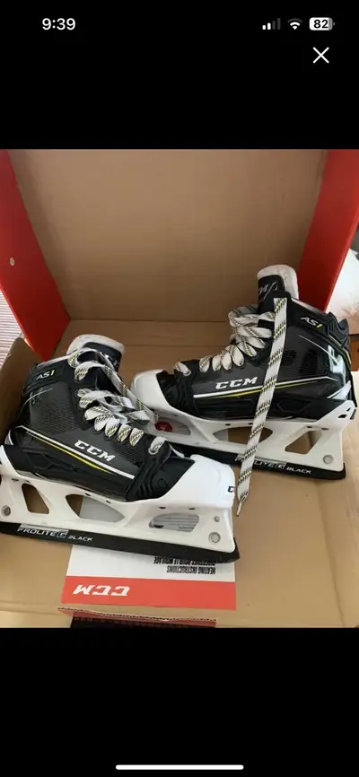 Excellent condition, size 8 D senior elite goalie skates. Shoe size 9.5. Bought from Hockey Monkey....