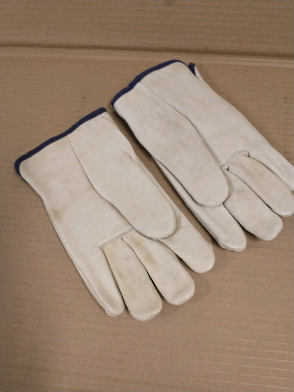 NEW PIGS SKIN WORK GLOVES LINED
GENUINE LEATHER NATURAL FIT! in Other in St. Catharines - Image 3