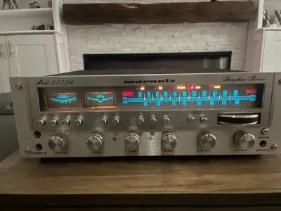 Marantz stereo receiver model 2252B. It is rated conservatively at 52W per channel (8 ohms). Everyth...