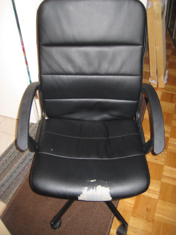 FS: IKEA office chairs, floor lamp, table and twin bed frame etc in Chairs & Recliners in Ottawa - Image 2