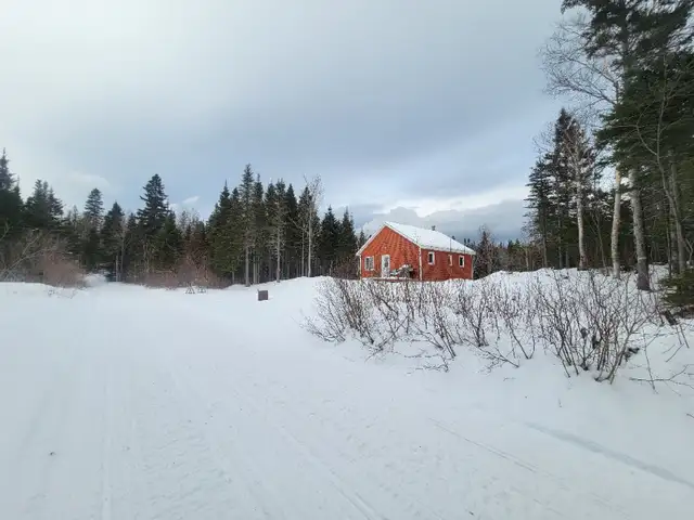 Chalet à vendre in Houses for Sale in Gaspé - Image 4