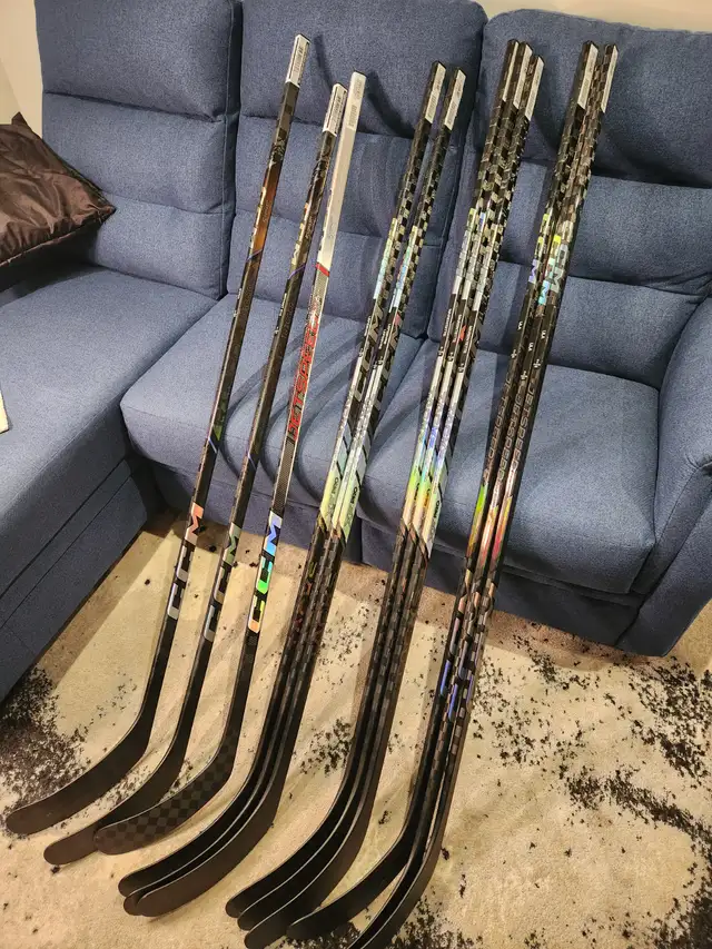 Bâton d'hockey pro-stock gaucher peterborougs petes ccm hockey in Hockey in Drummondville - Image 2