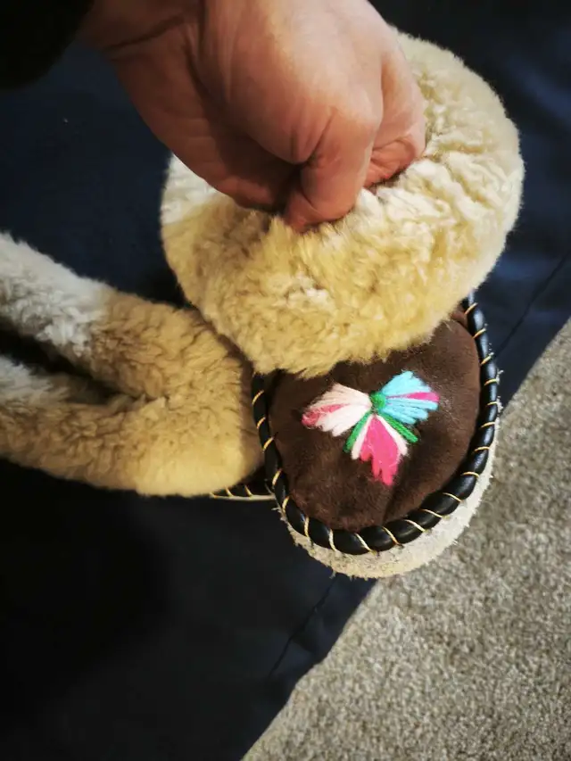Women's Handmade sheepskin leather Slippers moccasins. in Clothing, Shoes & Accessories in Ottawa - Image 3