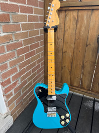 Fender AM Pro II Deluxe Telecaster (Miami Blue)