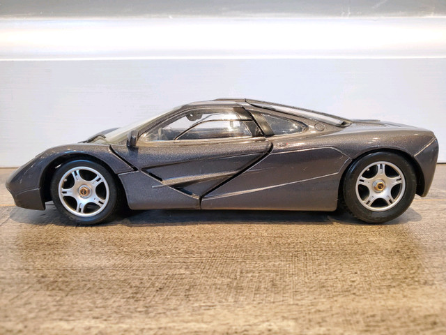 1:18 Diecast Maisto Special Edition 1993 McLaren F1 Roadcar NB in Arts & Collectibles in Kawartha Lakes