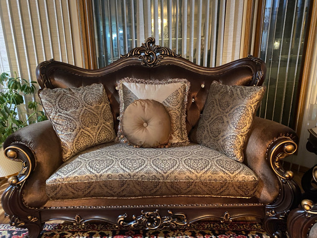 Royal couch set in Couches & Futons in Edmonton - Image 3