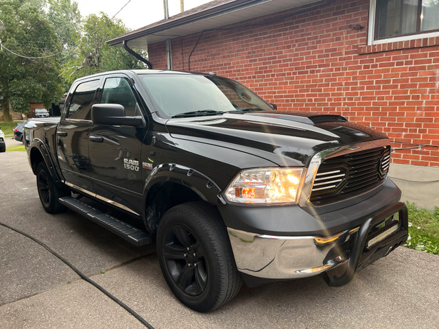 2017 Ram 1500 ST Crew Cab 4x4 | Clean Truck | Loaded with Extras in Cars & Trucks in City of Toronto - Image 2