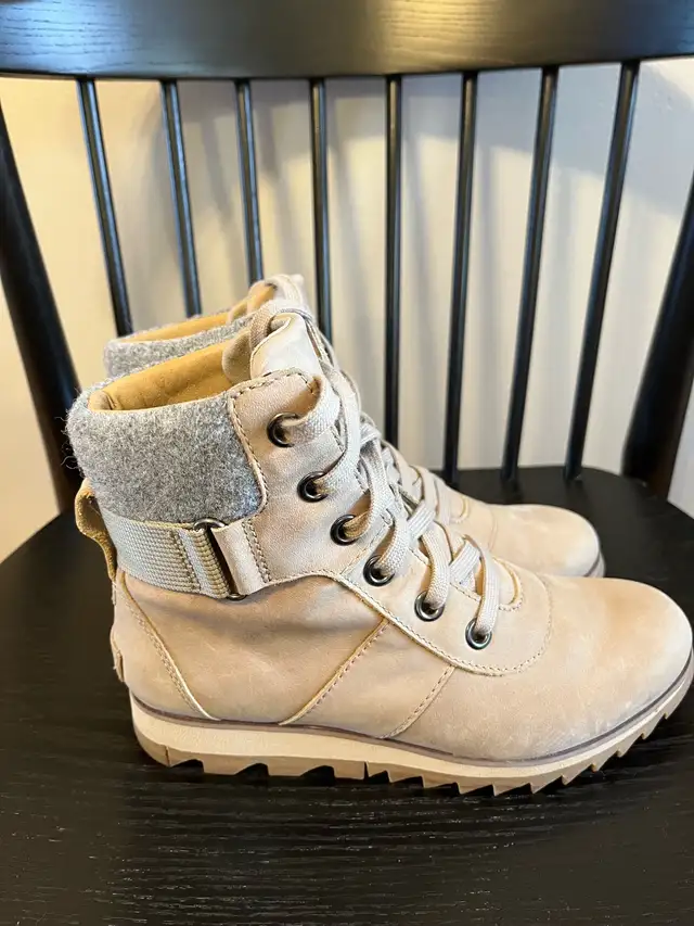 Women’s Sorel boots size 6 in Women's - Shoes in Calgary - Image 4