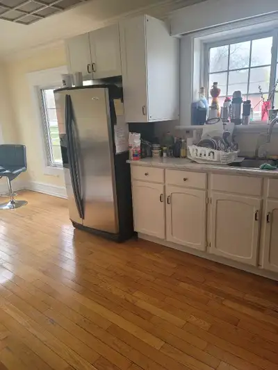 Sept 1st Room for Rent