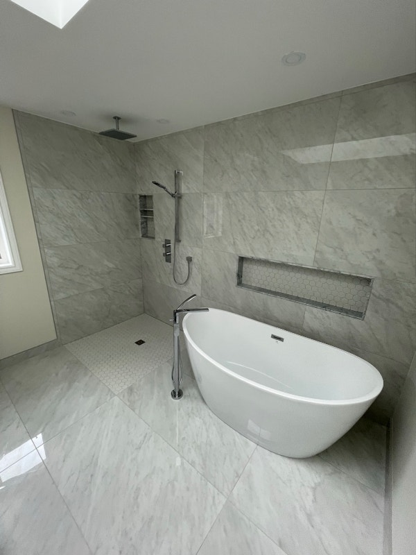 Bathroom renovation ( Tile & drywall & Backsplash) Renovations