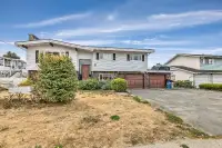 4BED/3BATH SPLIT ENTRY HOME IN CHILLIWACK SARDIS