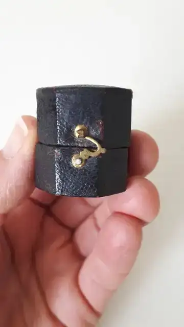 ANTIQUE GEORGIAN TUB SHAPED LEATHER EMPTY RING BOX - Victorian Others available Silver Springs NW