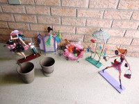 6 Assorted Cute Hand Made Wire Figures For Patio Sunroom +2 Pots