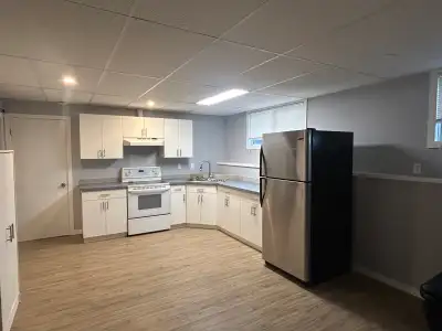 Barnhartvale. 1 bedroom basement suite, partially furnished . entrance through garage. Private suite...