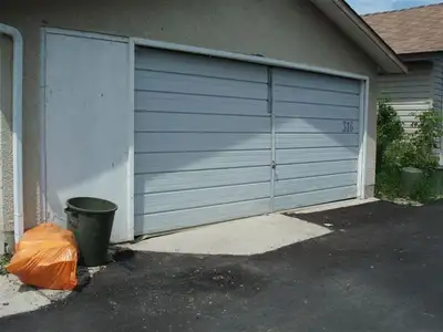 You will be content and relaxed once you have rented this oversized DOUBLE detached garage with auto...