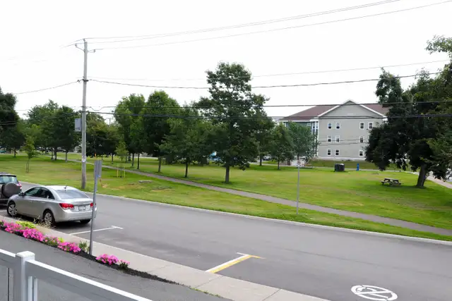 All-Inclusive 2 Bedroom 1 Bathroom Condo Downtown Charlottetown in Long Term Rentals in Charlottetown - Image 10