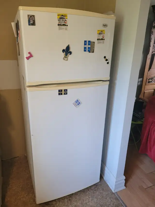 Poêle, fourneau, réfrigérateur, frigo in Refrigerators in Laurentides - Image 2