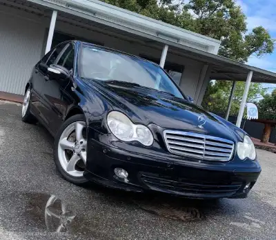 2005 mercedes benz c230 kompressor 188,000 kms Very Fuel efficient, 1.8L 4 cyl No accidents No check...