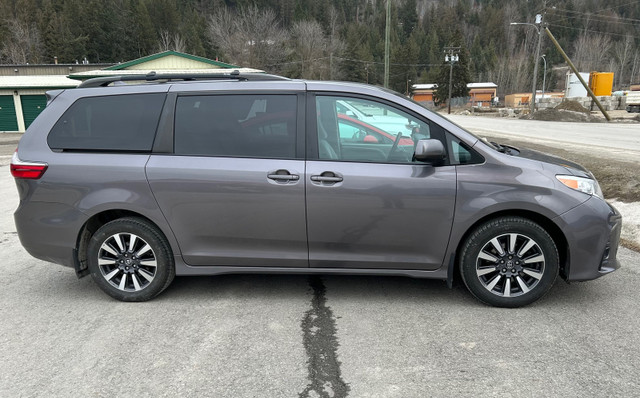 Toyota Sienna 2019 AWD in Cars & Trucks in Cranbrook - Image 3