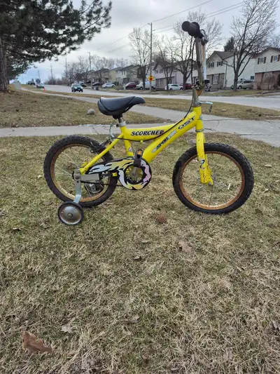 CCM Scorcher Bike 16-inch with training wheels, View more