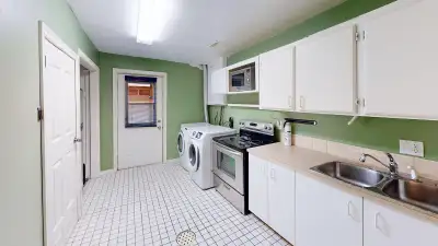 Master bedroom for rent in cozy basement rental Doverthorn Rd. Close to Valleyview park (city skylin...