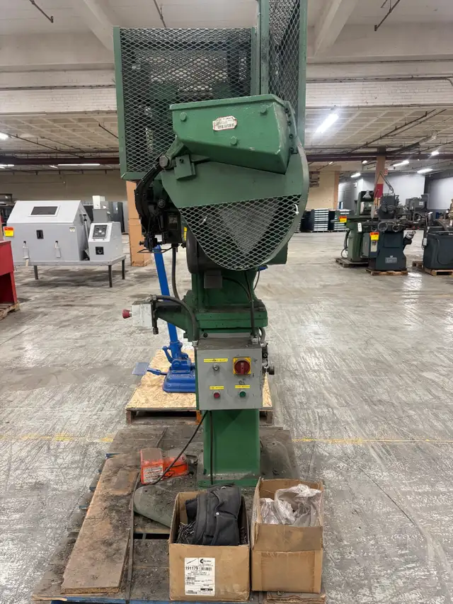 Riveteuse Judson L Thomson Riveter in Other in Drummondville - Image 5