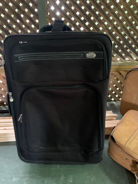 Travel Bags and Suit Cases in Other in North Bay - Image 2