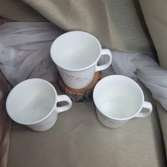 Corelle Corning Ware  Set of 3  Coffee / Tea Cups in Kitchen & Dining Wares in Markham / York Region - Image 9