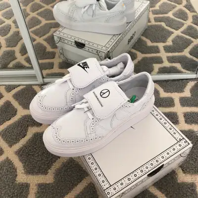 Product Description In collaboration with G-Dragon, Nike Kwondo 1 G-Dragon PEACEMINUSONE features a...