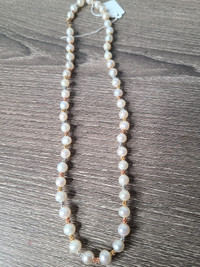 Round multi tone pearl necklace 