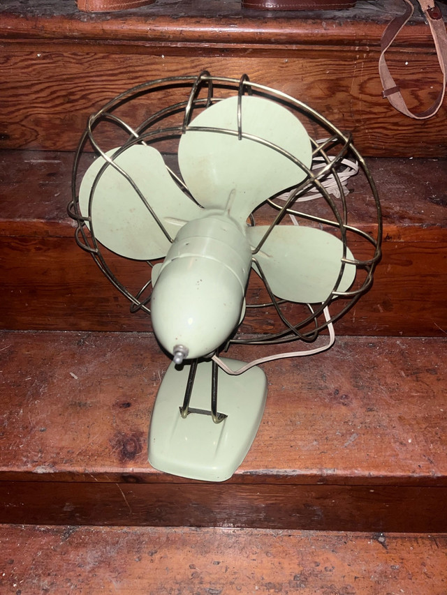 1950’s Fan in Arts & Collectibles in Owen Sound - Image 3