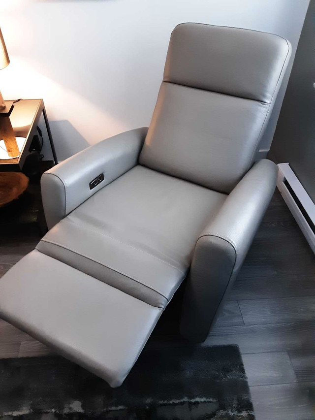 Fauteuils cuir électrique dans Chaises, Fauteuils inclinables  à Laval/Rive Nord