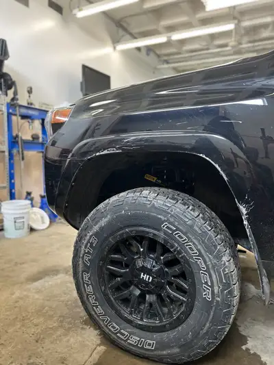 6x139.7 Toyota 4Runner 17x8 +15 offset Have all lug nuts and centre caps Programmable TPMS sensors W...
