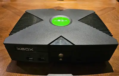 Original XBOX Modded - Tested and working - 3 Duke controllers and 1 S controller (missing 1 dongle)...