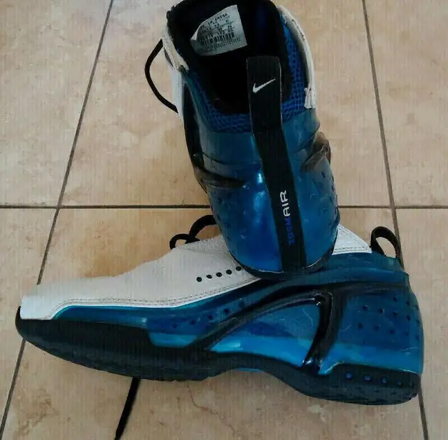 NIKE AIR ZOOM MAN'S SHOES SIZE 11 in Men's Shoes in Markham / York Region - Image 6