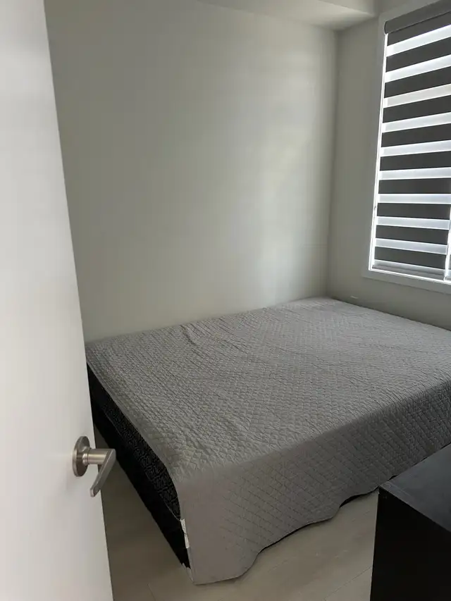 room for rent  in Room Rentals & Roommates in Oshawa / Durham Region - Image 2