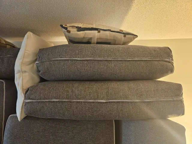 Beautiful grey sectional (Canadian made) in Couches & Futons in Kingston - Image 5