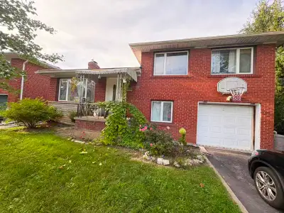 3 bedrooms 1 bathroom 1 kitchen Living room and dining room Backyard directly backs onto a park Appr...