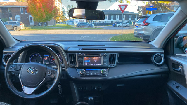 Toyota Rav 4 XLE  2017 in Cars & Trucks in Ottawa - Image 3
