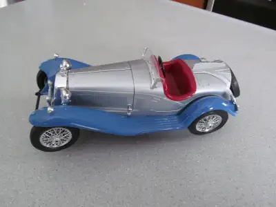 1932 Alfa Romeo 2300 Spider car model by Burago. Very clean. $35