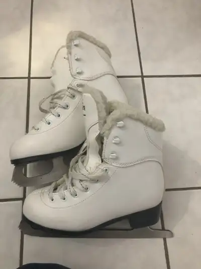 Girl's Figure Skates - SOFT Skate by Jackson Excellent Condition, View more